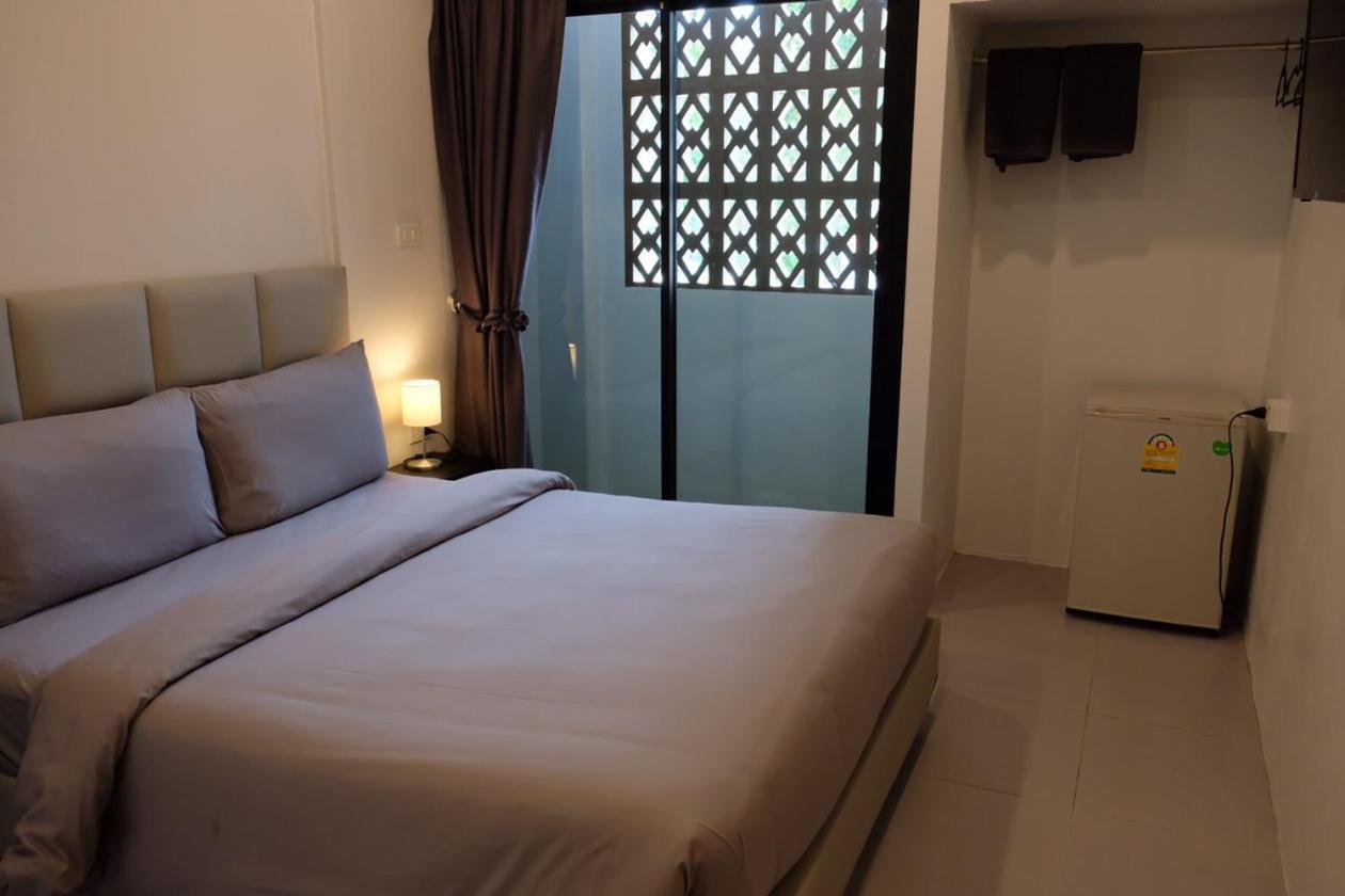 Minimal House Patong (Adults Only) Pansiyon Dış mekan fotoğraf
