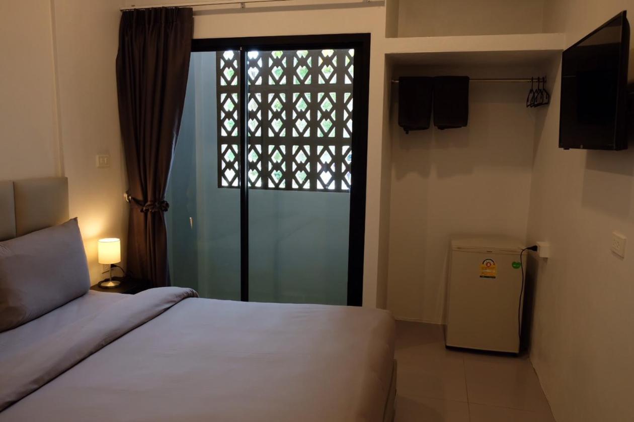 Minimal House Patong (Adults Only) Pansiyon Dış mekan fotoğraf