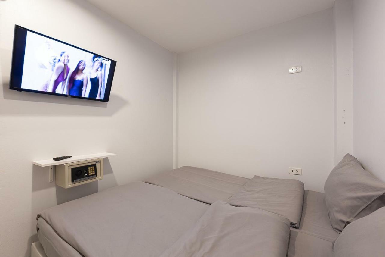 Minimal House Patong (Adults Only) Pansiyon Dış mekan fotoğraf