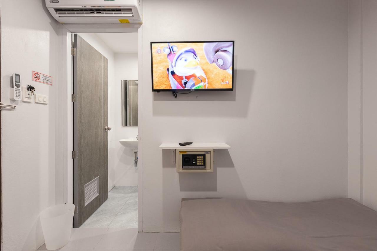 Minimal House Patong (Adults Only) Pansiyon Dış mekan fotoğraf