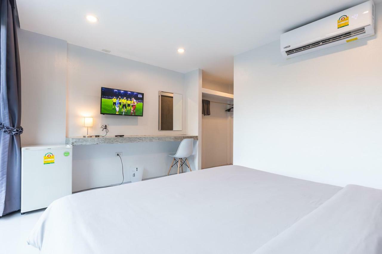 Minimal House Patong (Adults Only) Pansiyon Dış mekan fotoğraf
