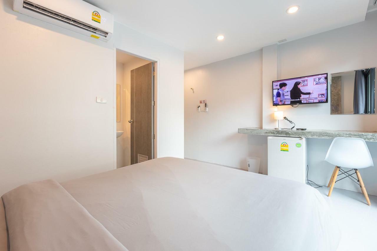 Minimal House Patong (Adults Only) Pansiyon Dış mekan fotoğraf