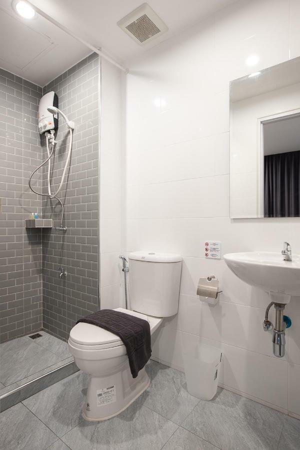 Minimal House Patong (Adults Only) Pansiyon Dış mekan fotoğraf